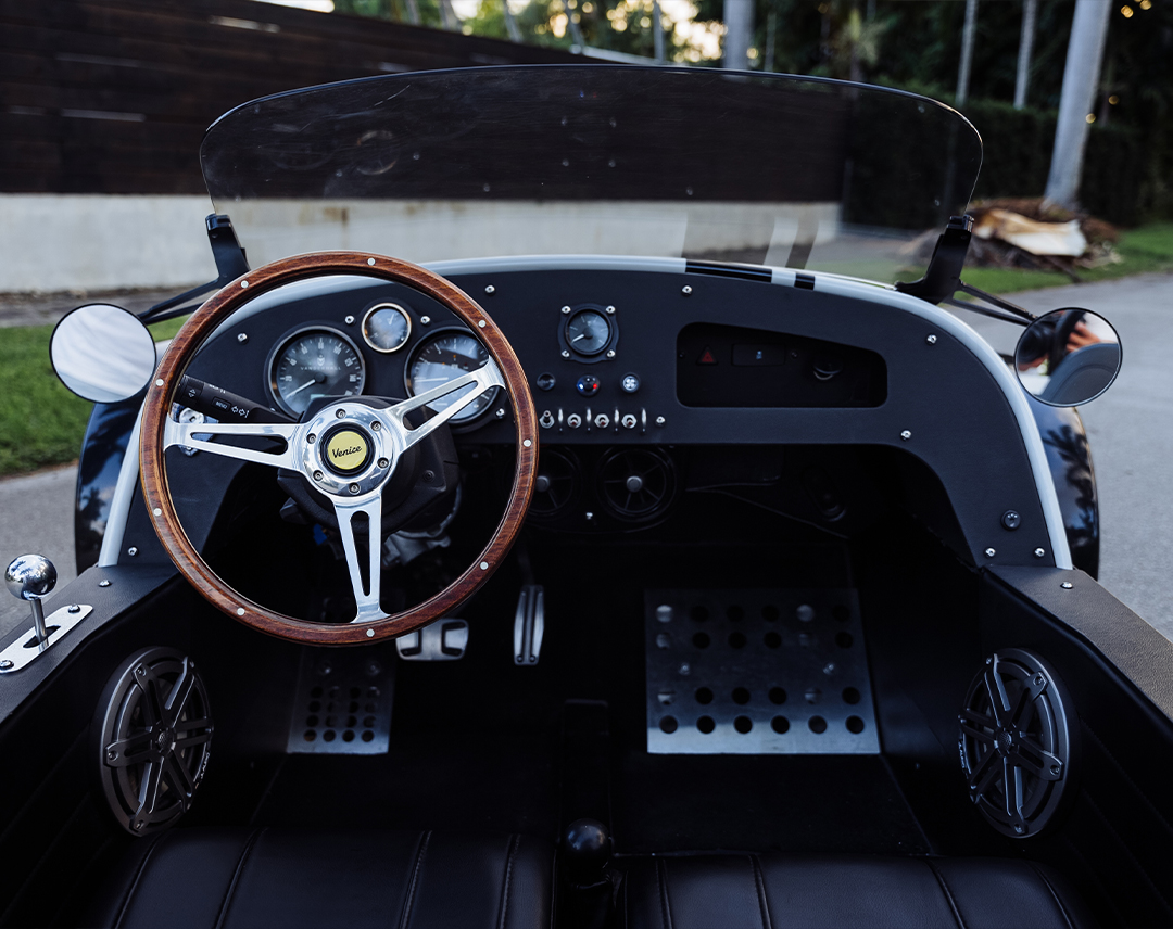 Apollo Hyper Scooter SUN RIDE Rentals, Miami Beach, Florida