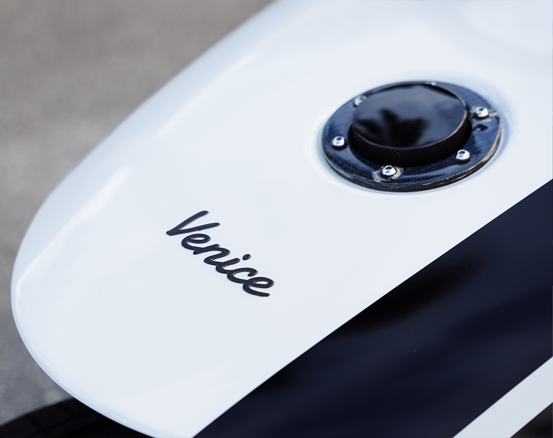 Apollo Hyper Scooter SUN RIDE Rentals, Miami Beach, Florida