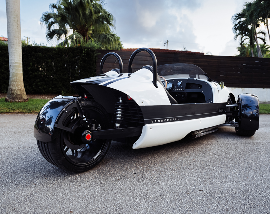 Apollo Hyper Scooter SUN RIDE Rentals, Miami Beach, Florida